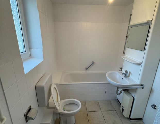 Sehr schöne 3 Zimmer Wohnung in Duisburg zu vermieten - Photo 1