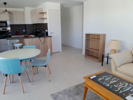 Location Appartement 3 pièces Meublé 65m² ANNECY 74000 - Photo 2