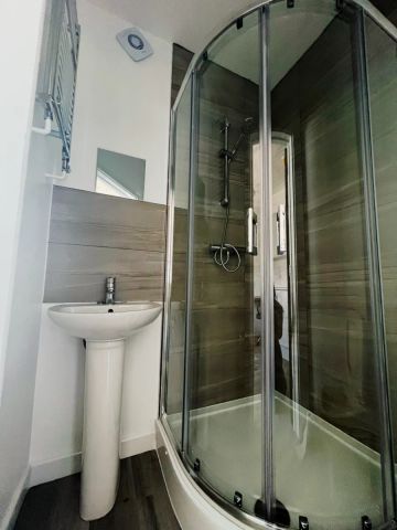 room 2 - Photo 3