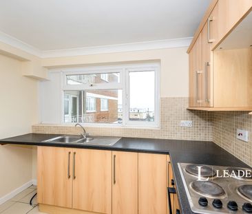 2 bedroom apartment to rent Sea Front, Hayling Island, Hampshire, PO11 - Photo 6