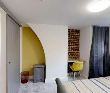 6 bedroom terraced house to rent - Photo 1