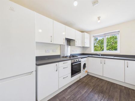 2 bedroom semi-detached house to rent - Photo 3