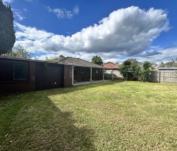 3 BEDROOM HOME IN NARRE WARREN! - Photo 4