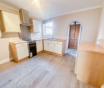 3 bedroom terraced house to rent - Photo 6