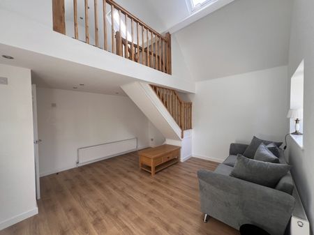 Cromwell Lane, Kenilworth - - Photo 3