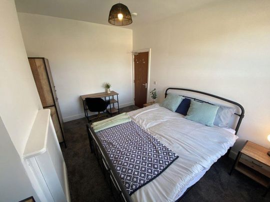 1 bedroom in a house share to rent - Photo 1