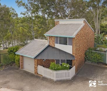 TWO BEDROOM TOWNHOUSE IN THE HEART OF CLEVELAND - Photo 1