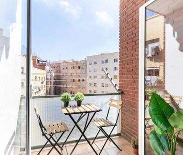 Avinguda de la Mare de Déu de Montserrat, Barcelona, Catalonia 08024 - Photo 4