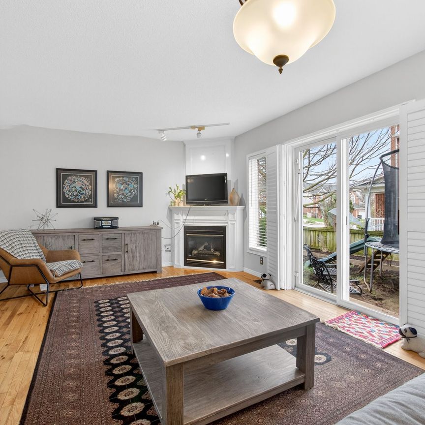 For Lease - 537 Beaver Creek Crescent, Waterloo, Ontario - Photo 1