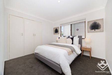 Family Sanctuary on 598sqm with multiple living zones and beautiful garden - Photo 5