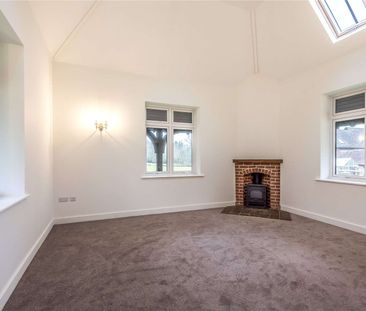 Newly renovated 3 bedroom bungalow situated in sought after location. - Photo 1