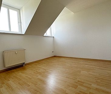 Helle Dachgeschoss-Maisonette-Wohnung mit offener Wohnküche in ruhiger Lage von Chemnitz/Altendorf - Photo 5