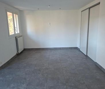 Location Appartement 3 pièces 69m² DRAGUIGNAN 83300 - Photo 4
