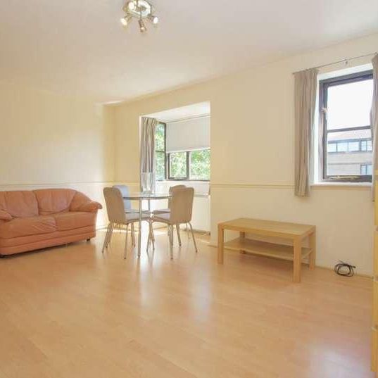 Somerset Gardens, Creighton Road, London, N17 - Photo 1