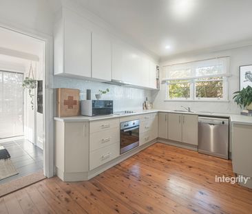 Full of Charm and Fully Furnished! - Photo 4