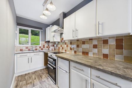 1 bedroom ground floor flat to rent - Photo 2