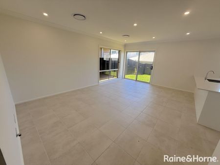 Brand New Modern 3 Bedroom Home - Photo 2