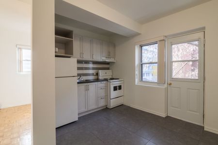 539 Prince-Arthur west - Photo 4