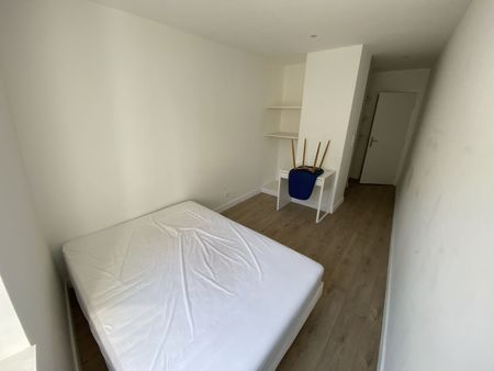 Magnifique T5 avec meubles à disposition en duplex à proximité de la gare Lille Flandres réf G452-3 - Photo 4