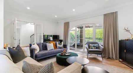 Luxury Home - Photo 3