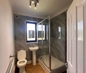 Clifton Road Ilford, IG2 - Photo 5