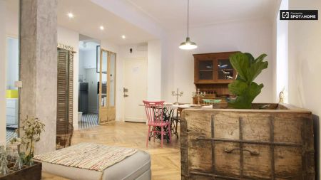 Stunning 2-bedroom apartment for rent in Centro - Photo 5