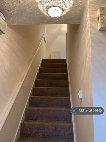 2 bedroom semi-detached house to rent - Photo 5