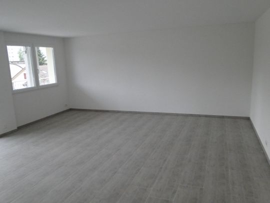 zu vermieten: 4.5 Zi-Wohnung mit eigener Waschküche und 39 m² Balkon in Gränichen - Photo 1