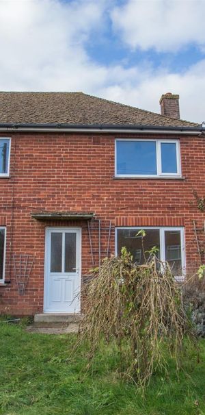 Court Cottages, Staple Road, Wingham, CT3 1AU, Kent - Photo 1