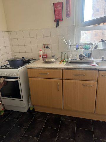 2 Bed Flat, Gaitskell House, E6 - Photo 5