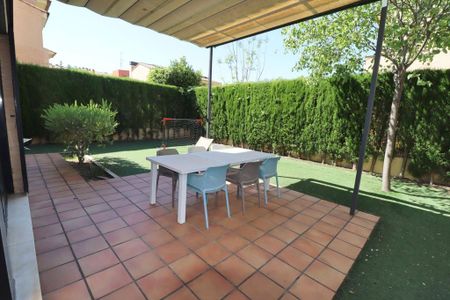 Luxury 4 room Detached House for rent in Paterna, Valencia - Photo 2