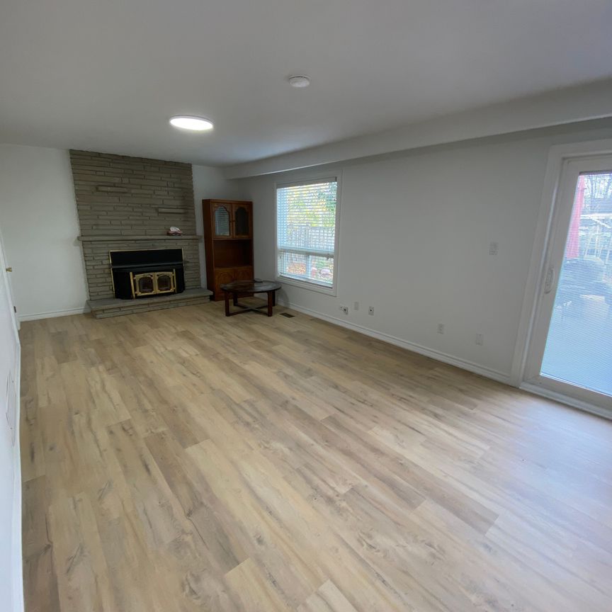 For Lease - 3635 Bluestream Crescent Unit# Lower, Mississauga, Ontario - Photo 1