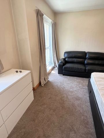 Room in a Shared Flat, Longton House, SE11 - Photo 2