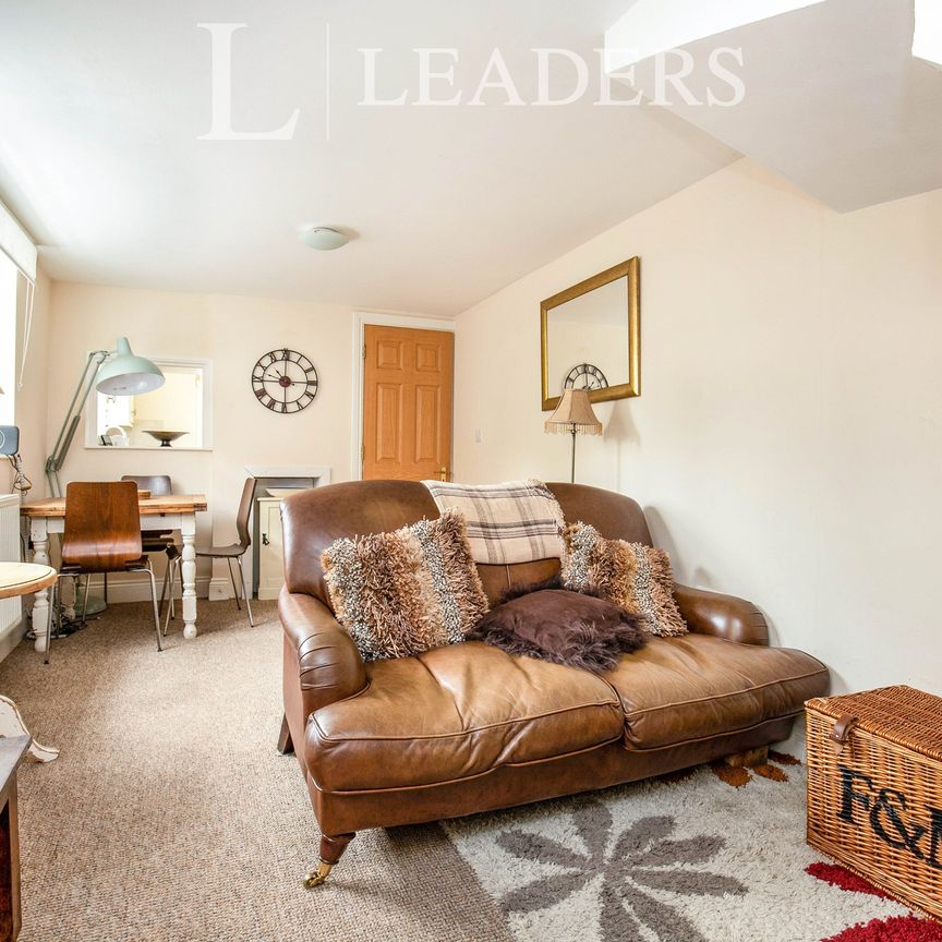 2 bedroom house to rent Wish Hill, Eastbourne, BN20 - Photo 1