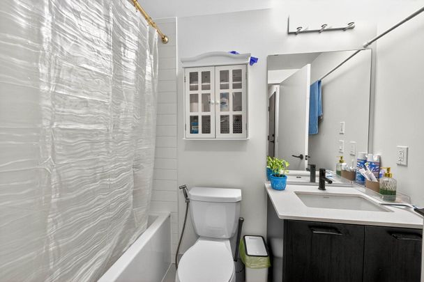 For Lease - 2300 St Clair Avenue Unit# 813, Toronto, Ontario - Photo 1