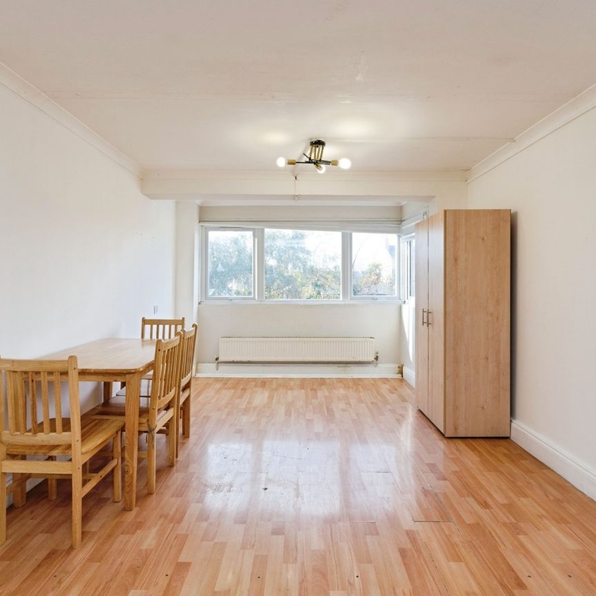 3 Bed Flat, Mimosa, N15 - Photo 1