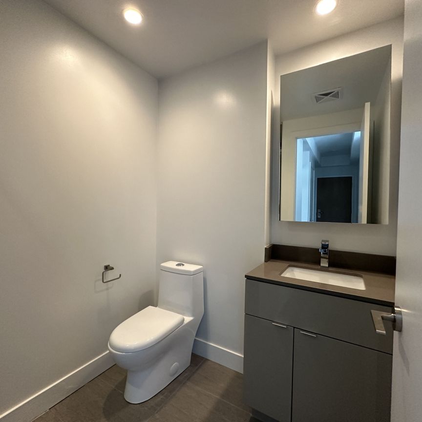For Lease - 7 Grenville Street Unit# 2207, Toronto, Ontario - Photo 1