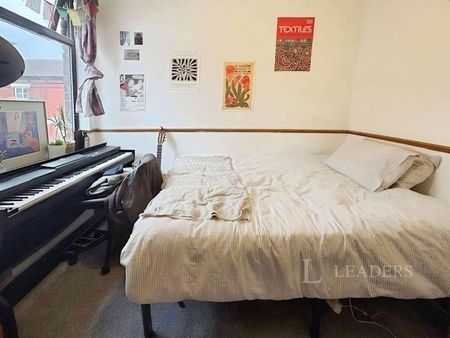 Ladybarn Lane, Manchester, M14 - Photo 3