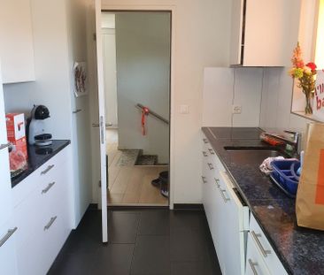 Grosszügige Attikawohnung mit attraktiver Terrasse - Photo 3