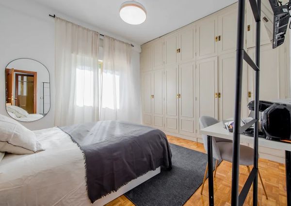 Calle de Granada, Madrid, Community of Madrid 28007