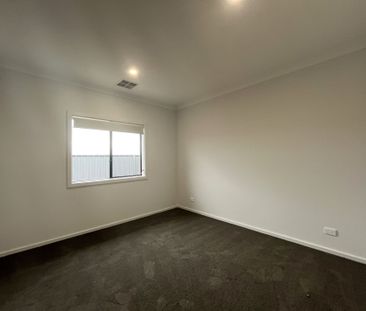 Modern 4 Bedroom Home in Munno Para - Photo 6