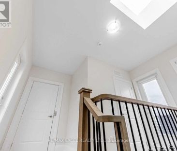 889 CLARK AVENUE W - Photo 3