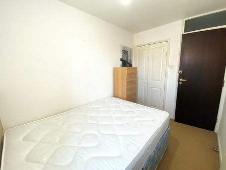4 bedroom terraced house to rent - Photo 4