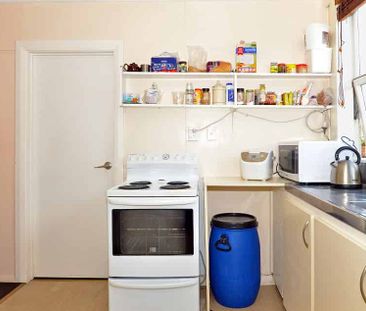 Two- Three Bedroom Home In St Kilda. - Photo 4