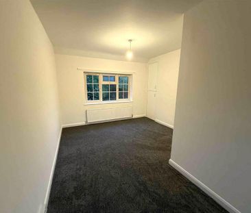 2 bedroom semi-detached house to rent - Photo 5