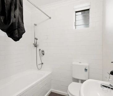 “Sophisticated Charm, South Side Werribee - A Rare Find!” - Photo 4