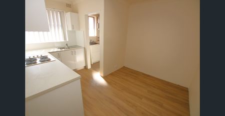 Central & Spacious - Photo 2