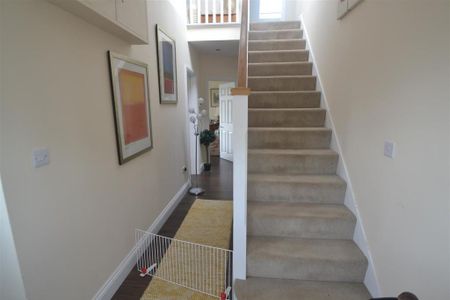 4 bedroom detached house to rent - Photo 5