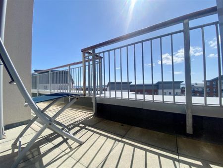 Avenel Way, Poole - Photo 3