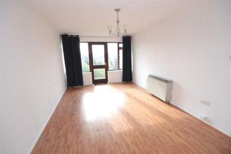 1 bedroom Apartment to let - Photo 4